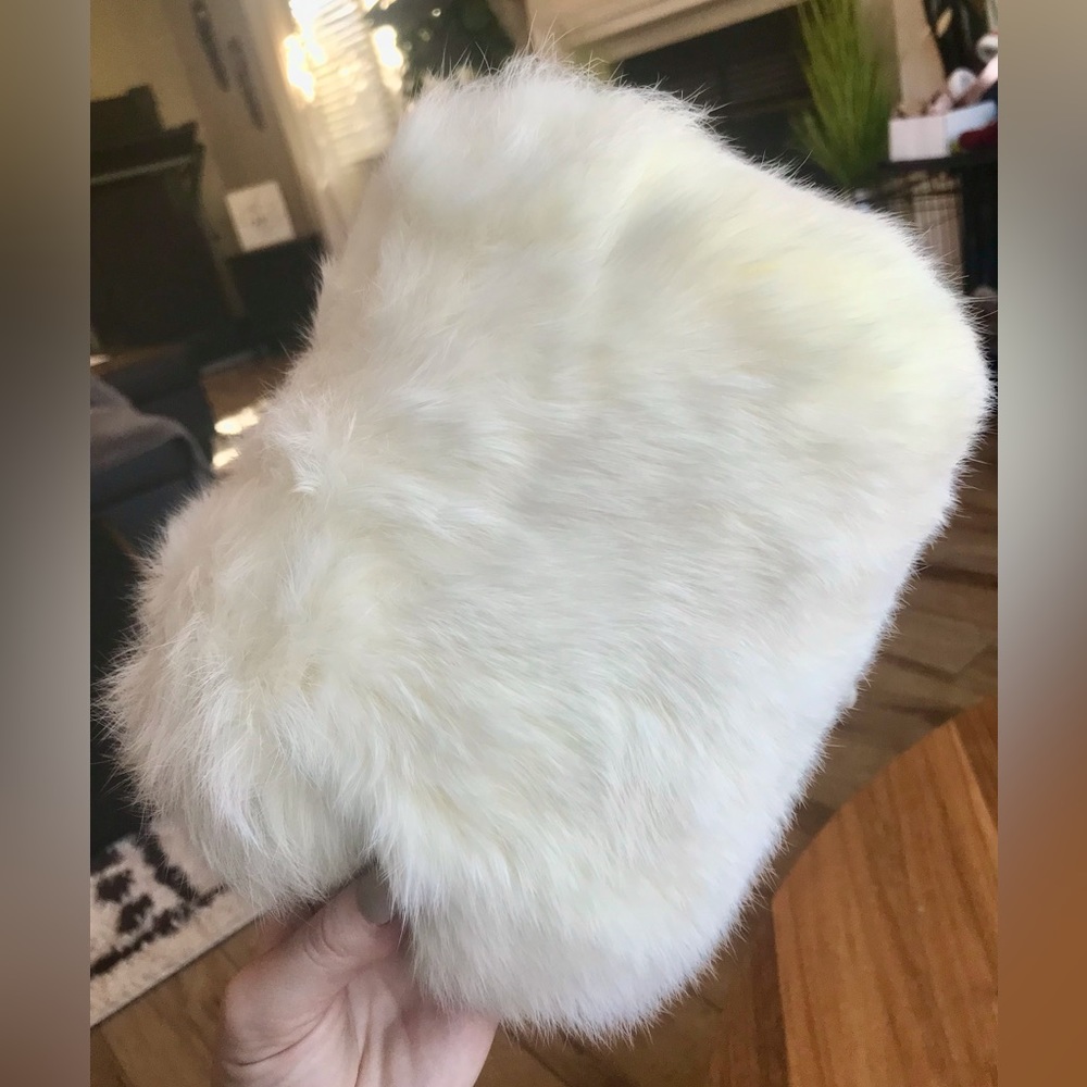 Vintage Rabbit Fur Hand-warmer 🤍 - Picture 6 of 7